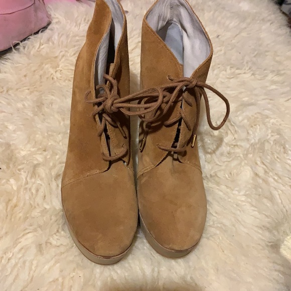 New Michael Kors suede shoes - Picture 2 of 16